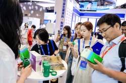 Mom's Garden百草园日日噗益生菌亮相2025中国肠道大会，为肠道健康筑牢新防线